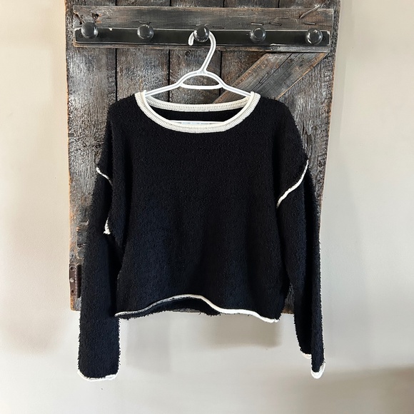 Women's Black Sweater w/Off White Trim - Picture 1 of 2